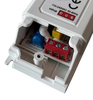 Ochranné funkce LED zdroje ADM6012 60W 12V s automatickou obnovou hiccup mode pro zkrat přetížení přepětí a přehřátí